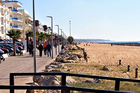 Quarteira Street View to the Beach - perfectalgarvetransfers.com - Perfect Algarve Transfers